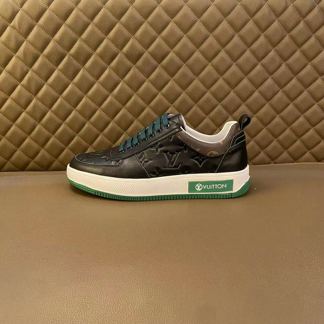 men LV shoes-162
